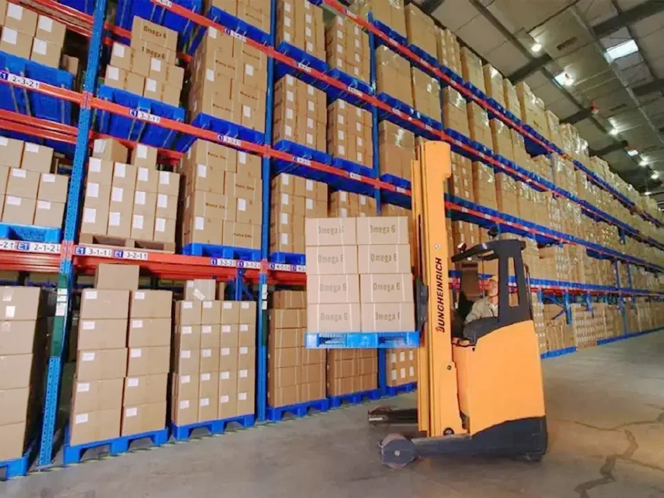 1111 open deck 3-runner plastic pallet industry use 2