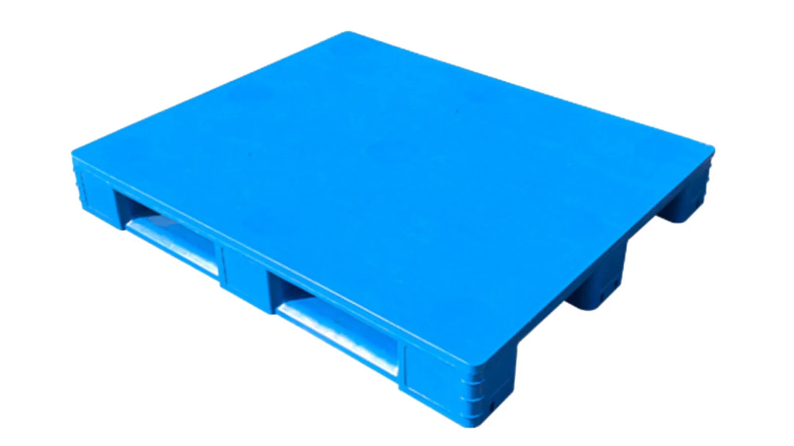 Blue plastic pallet prepared for controlled food warehouse zone release