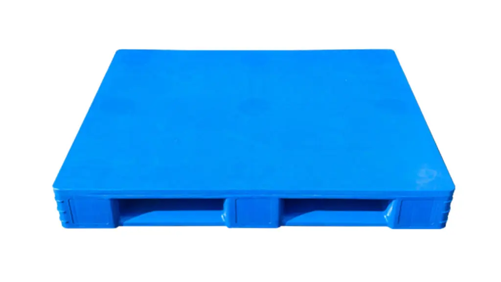 Closed-Deck Plastic Pallets: When a Smooth Surface Is Worth Specifying