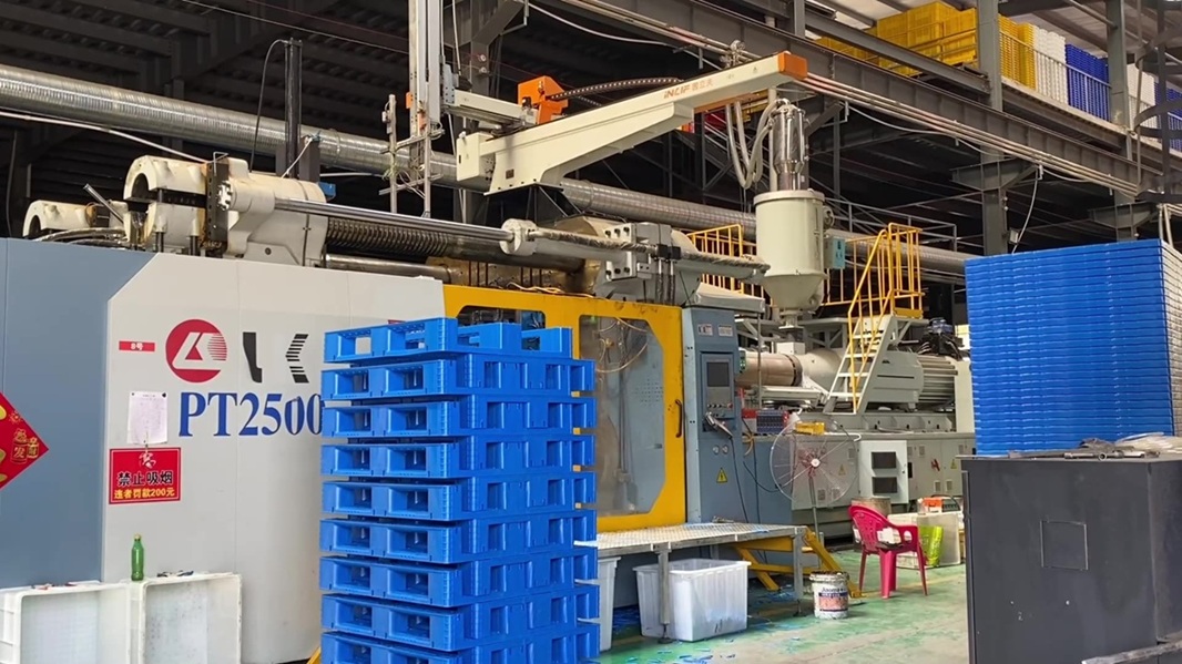 Injection and blow molding factory floor